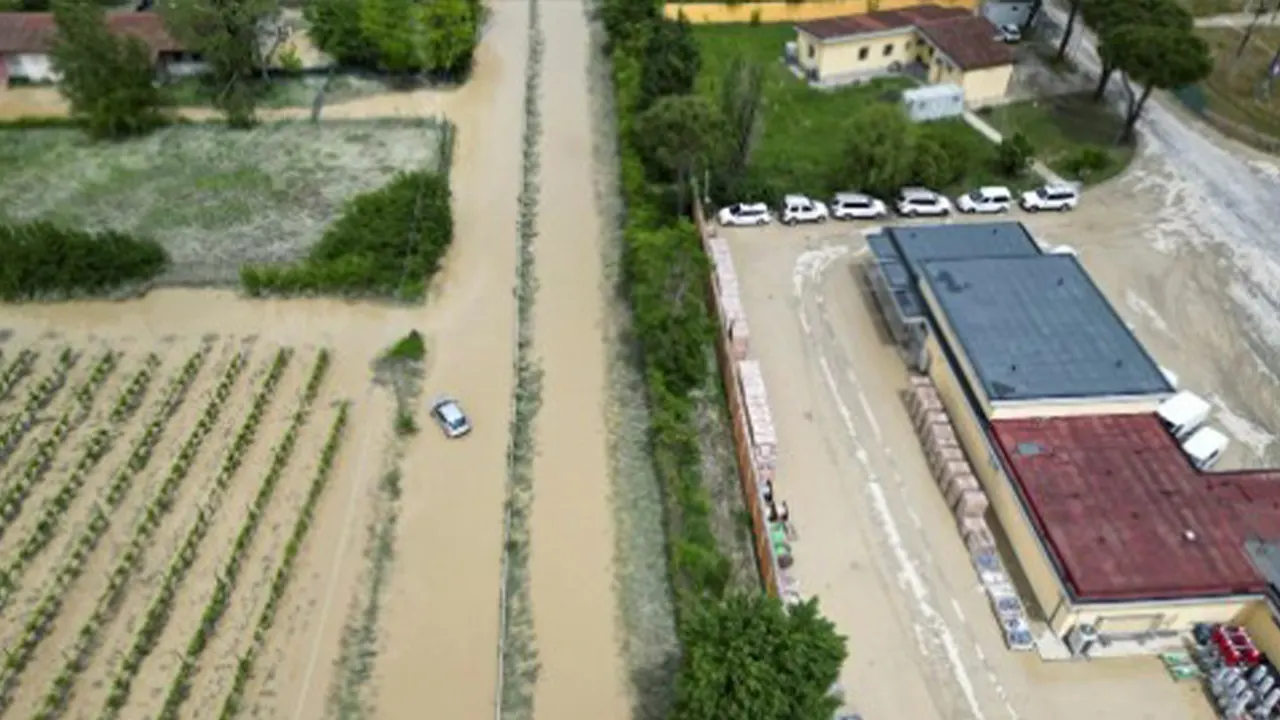 İtalya'daki sel felaketi: Ölenlerin sayısı 15'e yükseldi
