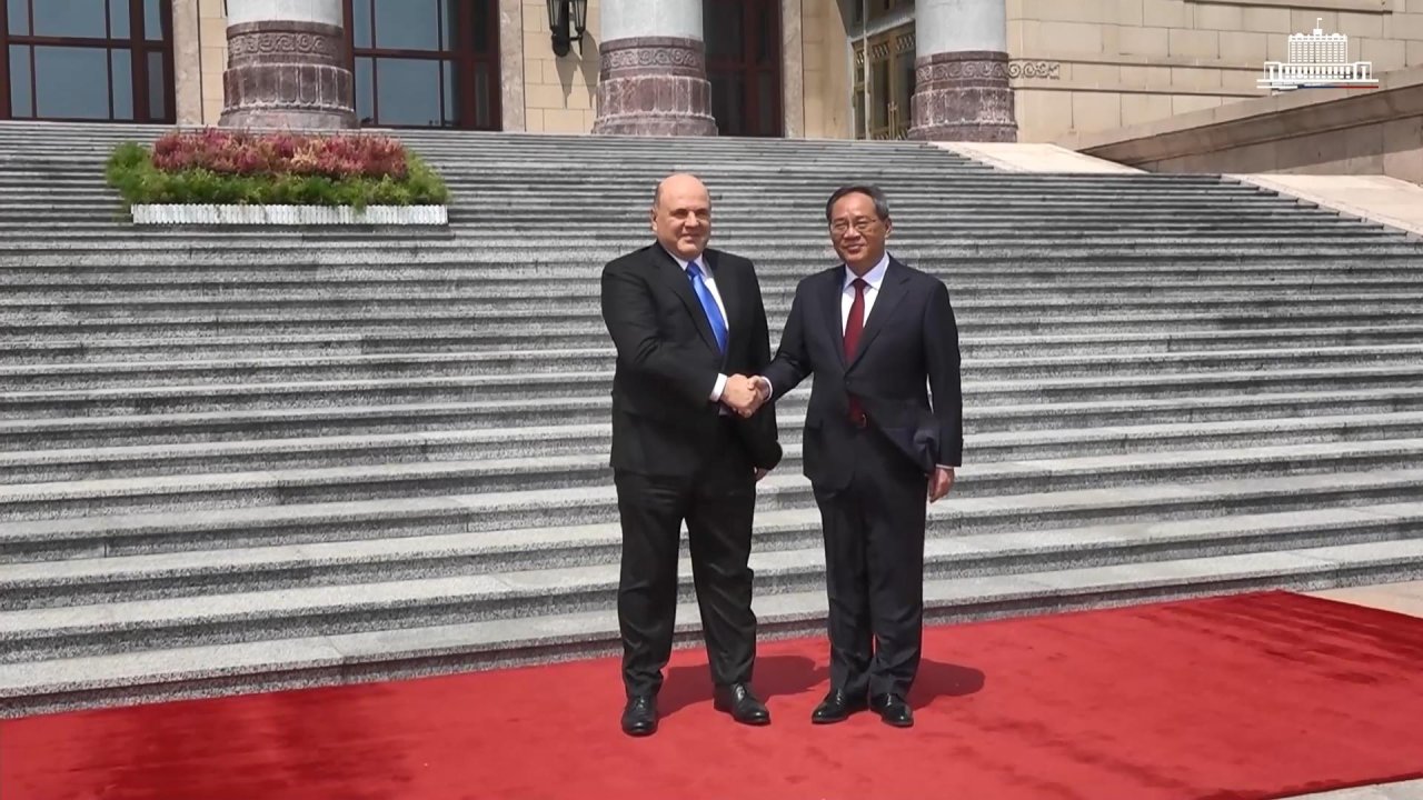 Rusya Başbakanı Çinli mevkidaşı ile görüştü