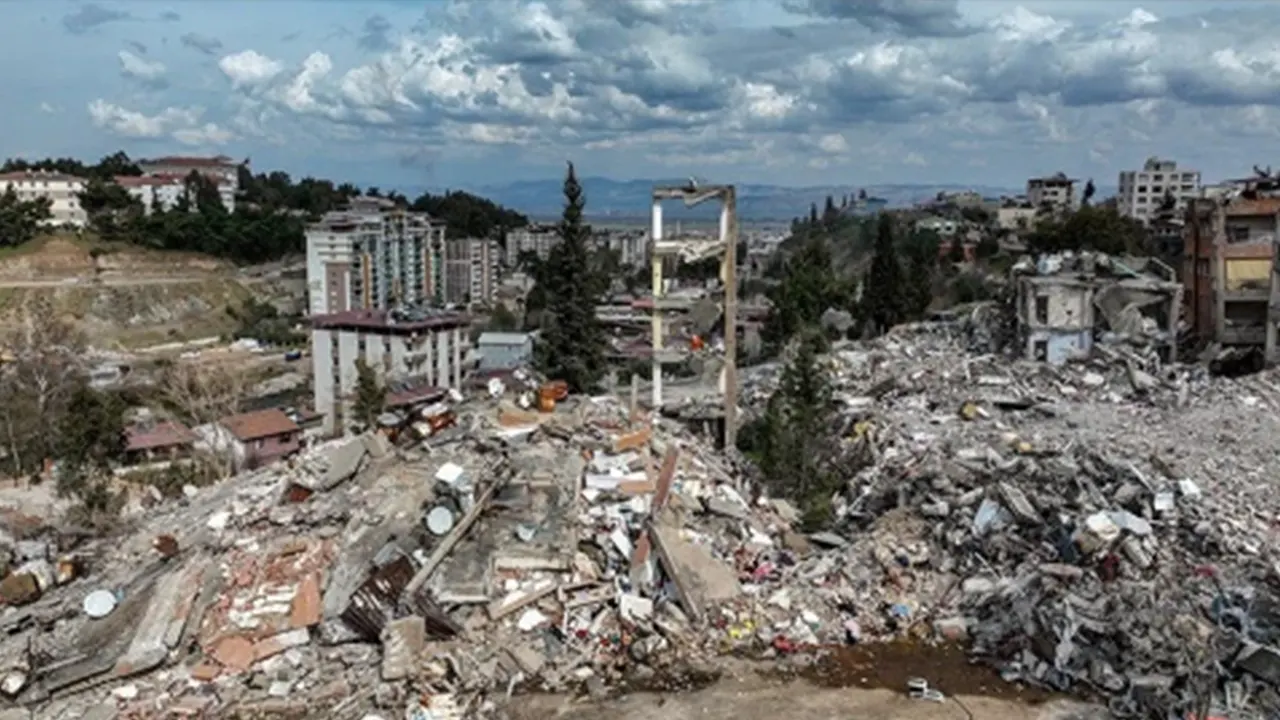 Deprem felaketinin ardından yaşanan artçı sayısı açıklandı