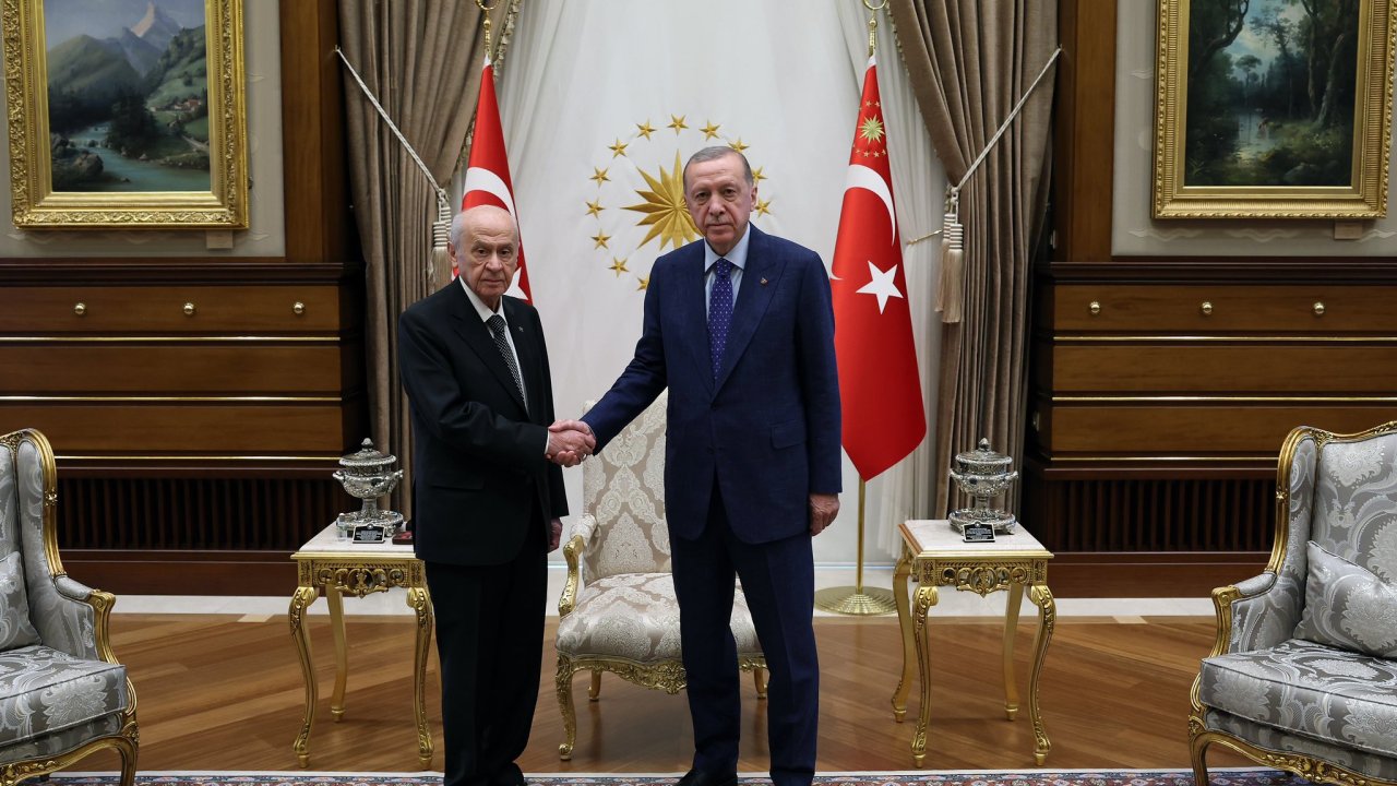 Erdoğan, Bahçeli ile görüştü! Masada hangi konular var?