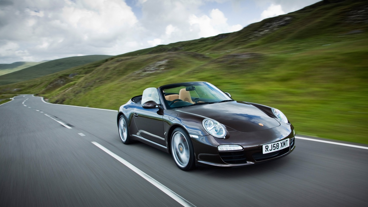 Üç yılın sonunda : Porsche yeni logosunu tanıttı!