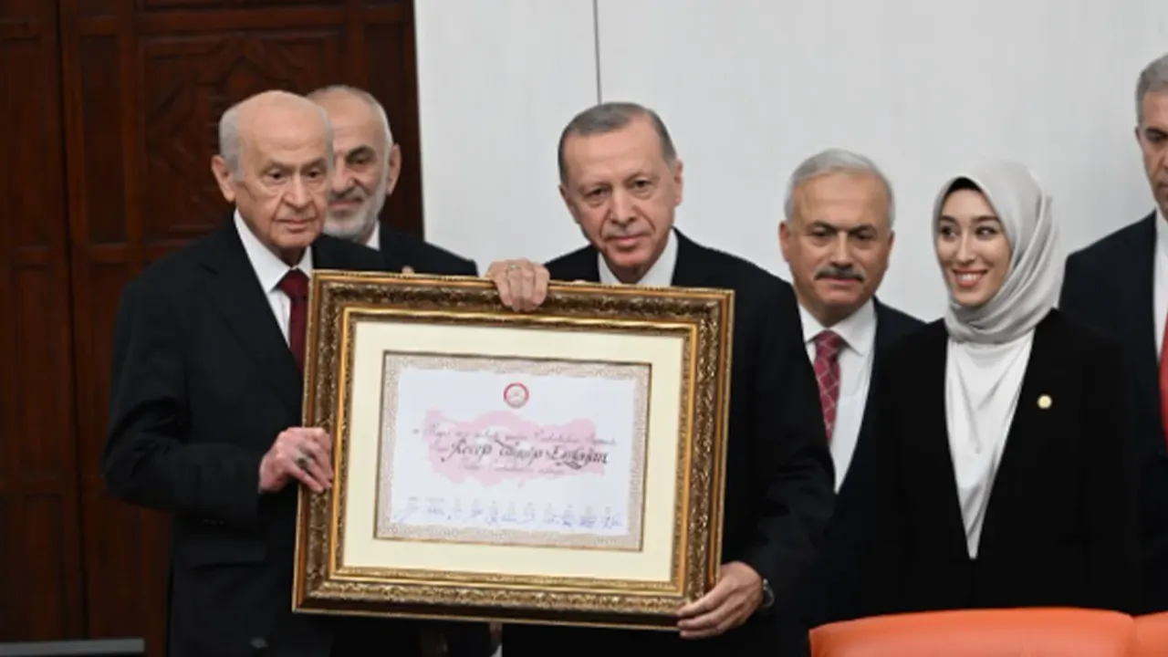 Cumhurbaşkanı Erdoğan Meclis'te yemin etti, resmen görevine başladı