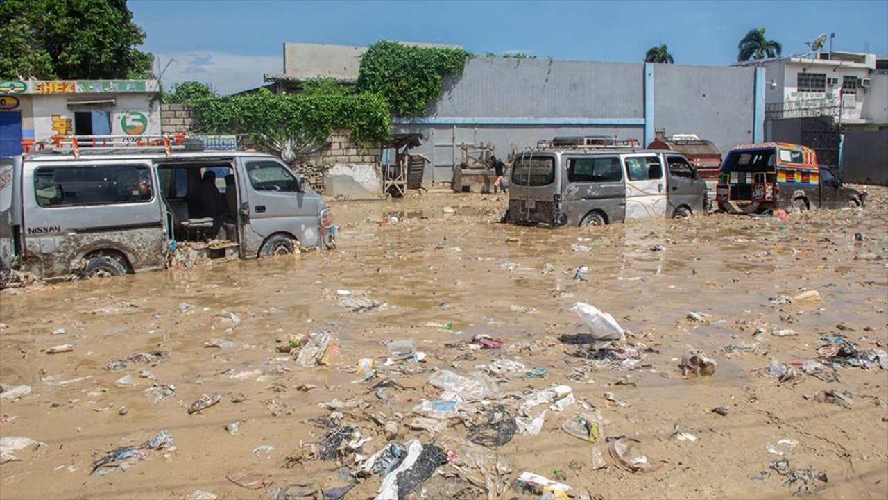 Haiti'de sel felaketi: 15 ölü, 8 kayıp