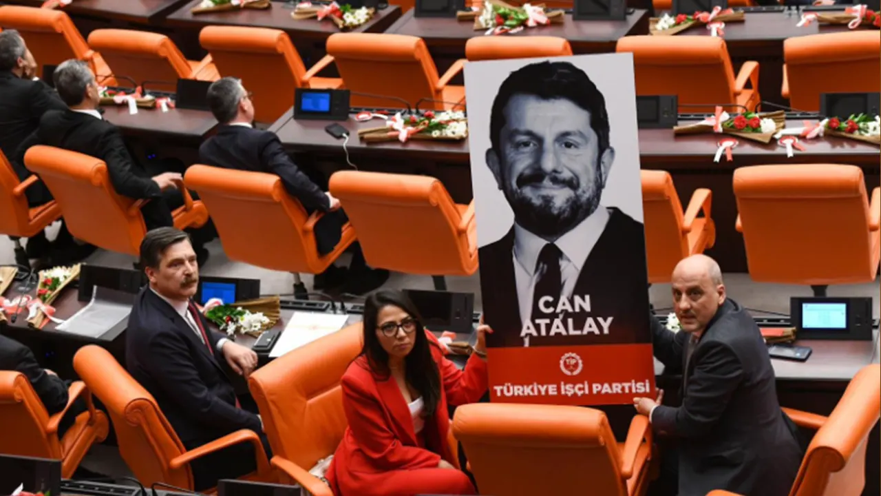 TİP'ten Can Atalay için soru önergesi: "Hukuka karşı hile değil midir?"