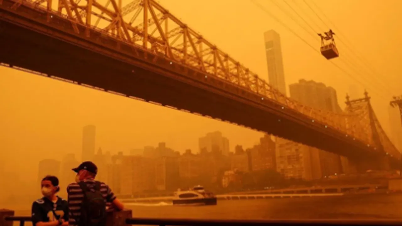 New York'ta kırmızı alarm: Dumanların etkisi altında