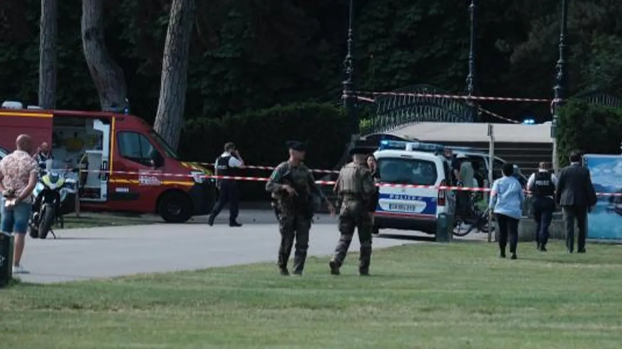 Fransa’da bıçaklı saldırı: Yaralılar var