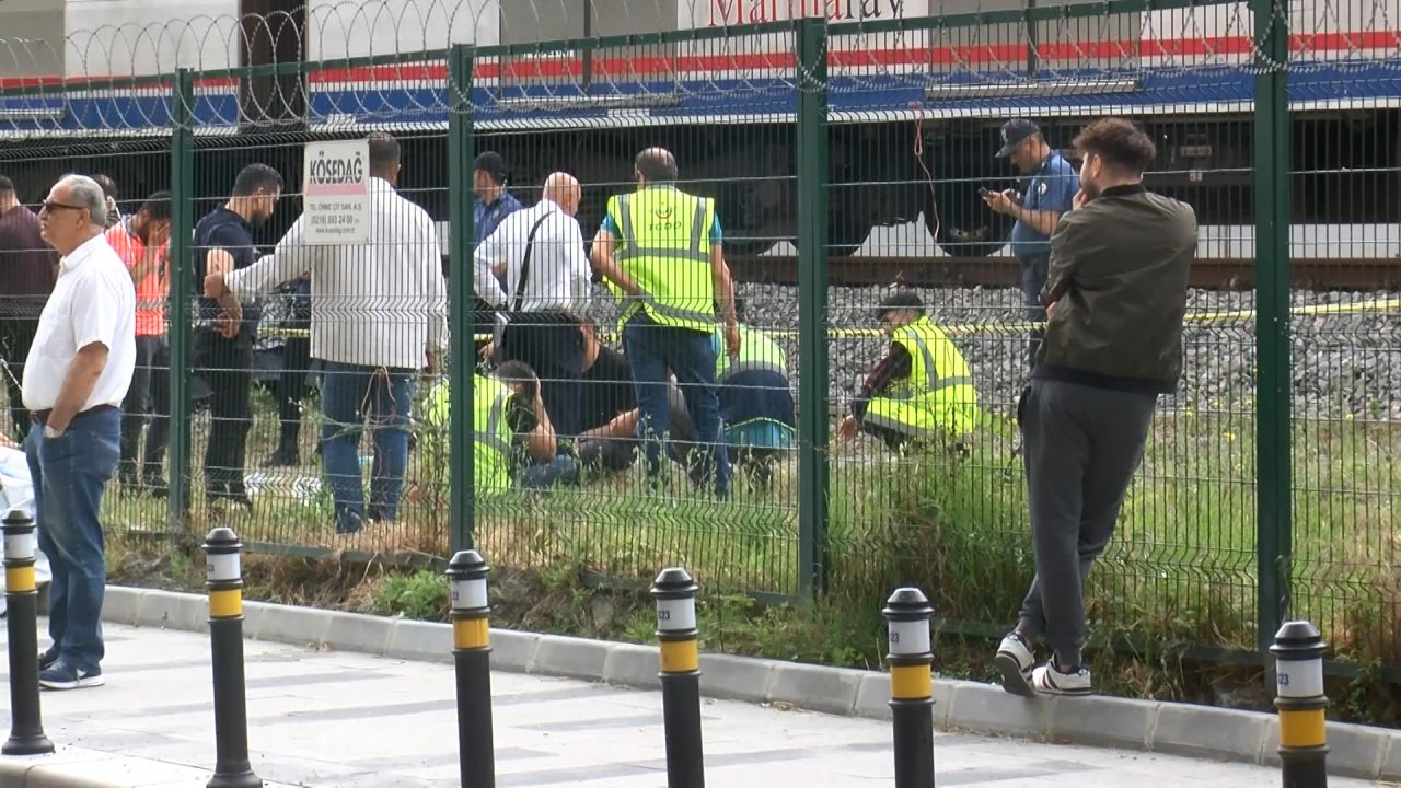 Feci olay! Raylardaki işçi Marmaray'ın çarpmasıyla öldü