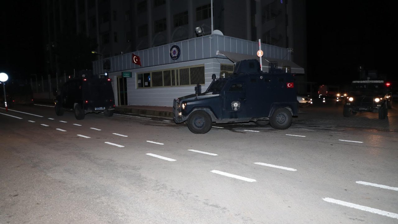 Mersin'de FETÖ operasyonu; 28 gözaltı