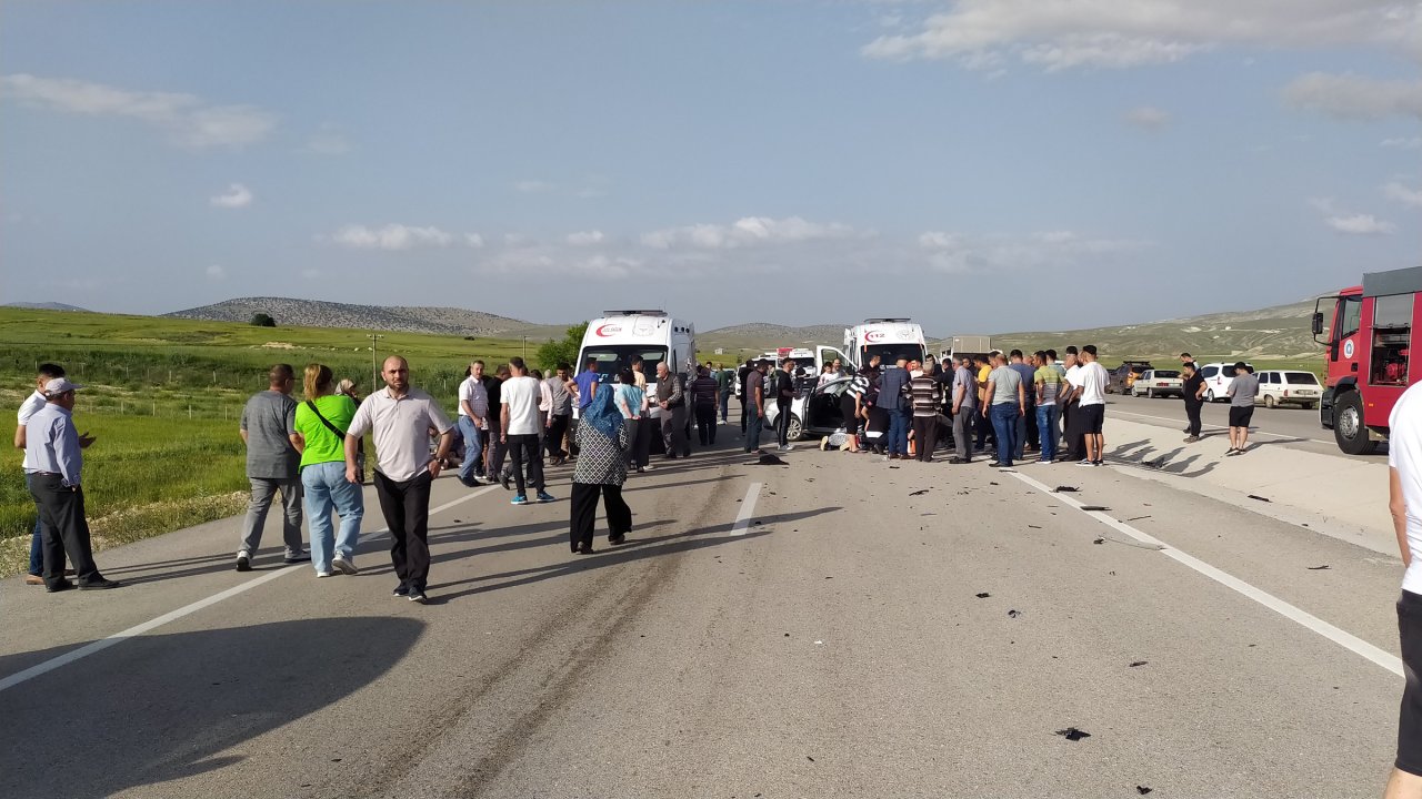 Antalya'da feci kaza: 3 ölü, 4'ü çocuk 9 yaralı