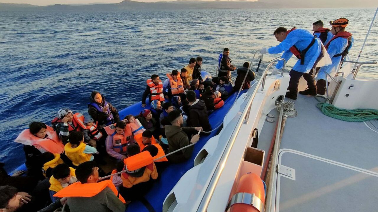 Çanakkale'de 43 kaçak göçmen yakalandı