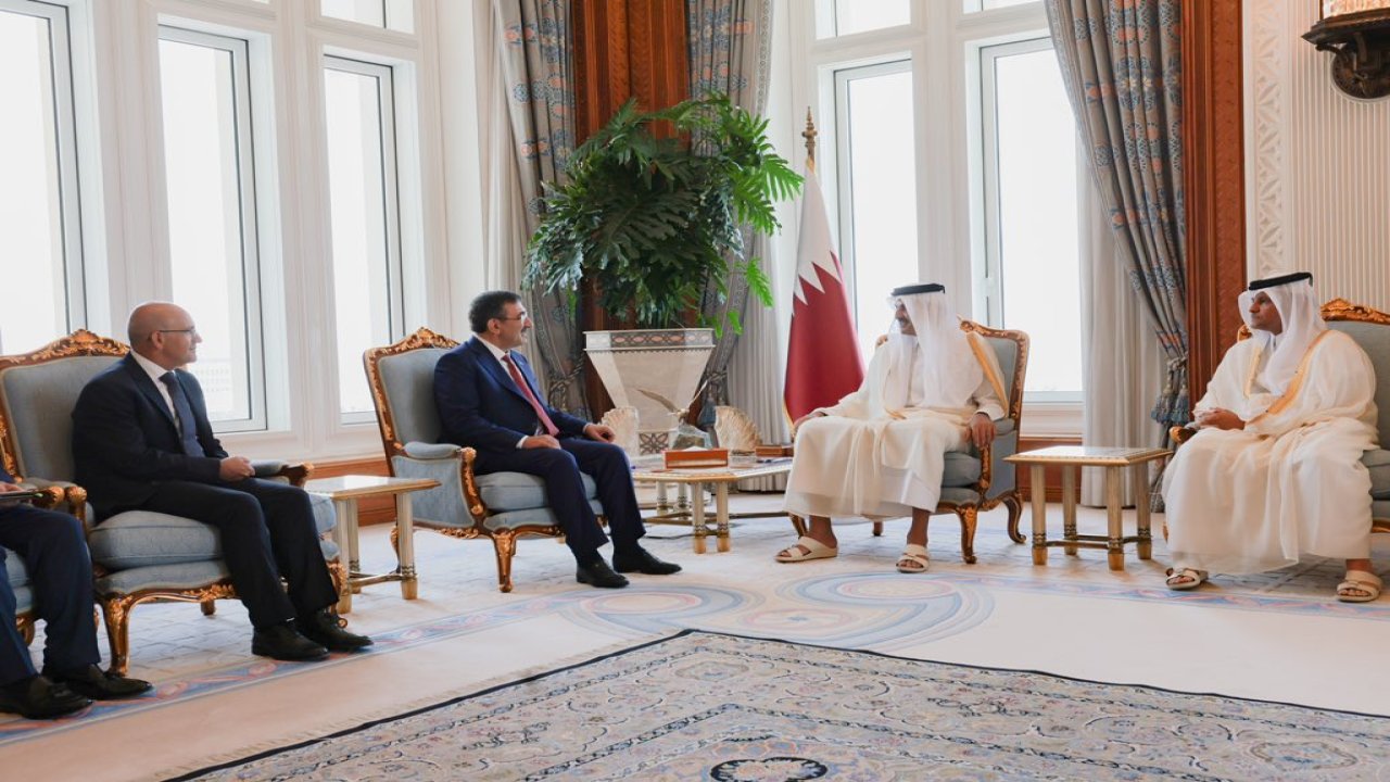 Cumhurbaşkanı Yardımcısı Yılmaz ve Bakan Şimşek, Katar Emiri Al Thani ile görüştü