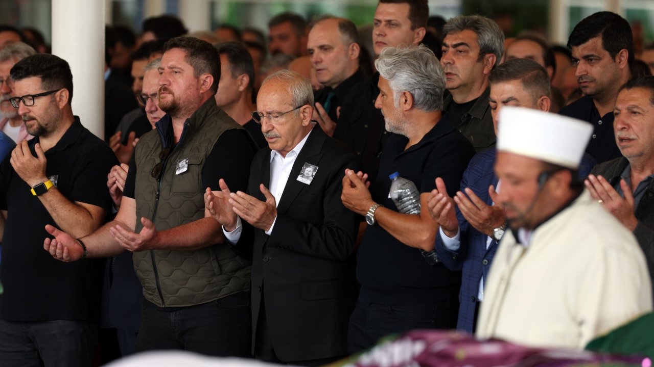Kılıçdaroğlu, eski iş arkadaşının cenazesine katıldı