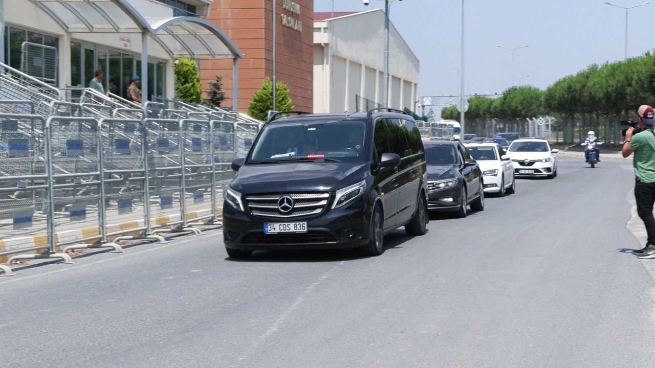 Kılıçdaroğlu, Can Atalay'ı ziyaret için Silivri'de