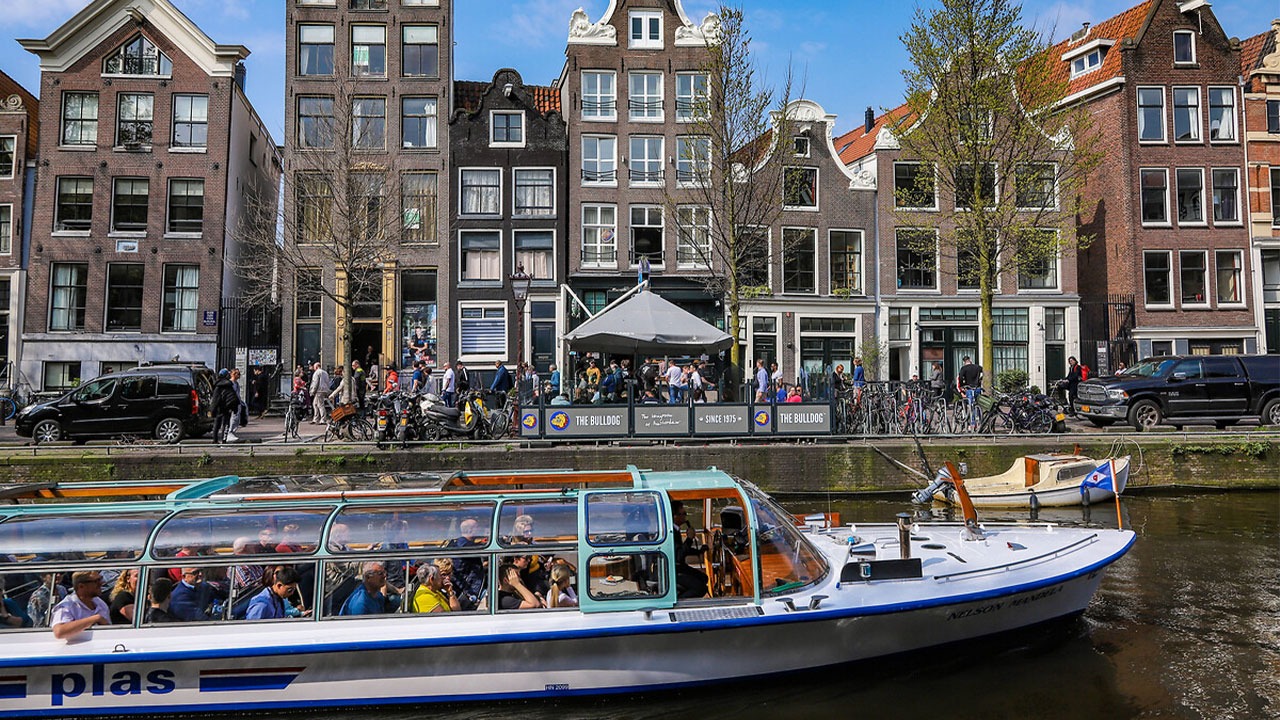 Hollanda'dan şok karar! Gözde bölgeye turistlerin girişi yasaklandı