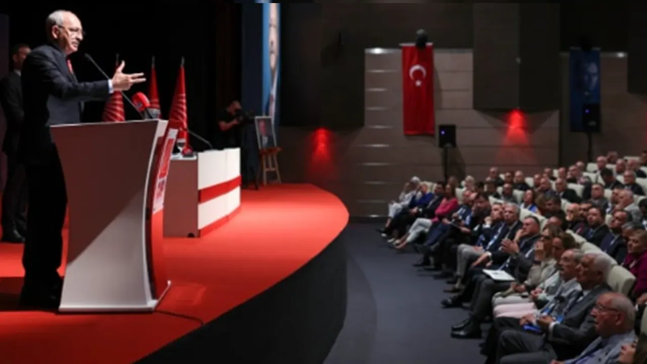 CHP'nin kritik toplantısında gergin anlar: Ekrem İmamoğlu Kemal Kılıçdaroğlu'na karşı çıktı
