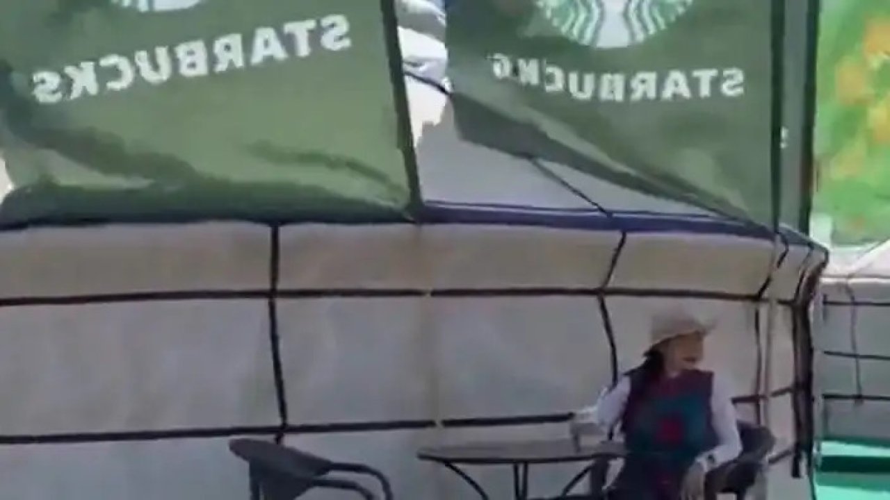 Moğolistan'da Starbucks açıldı!