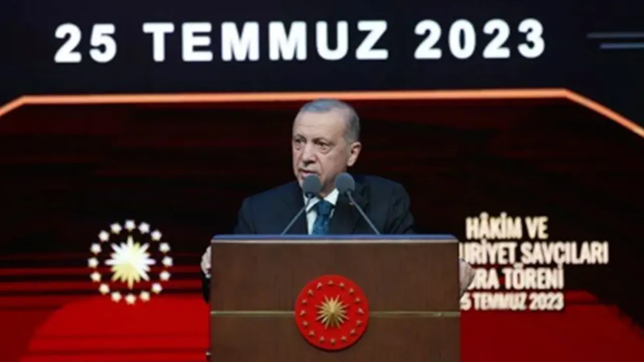 Cumhurbaşkanı Erdoğan: Önceliğimiz Türkiye'yi darbe anayasasından kurtarmak