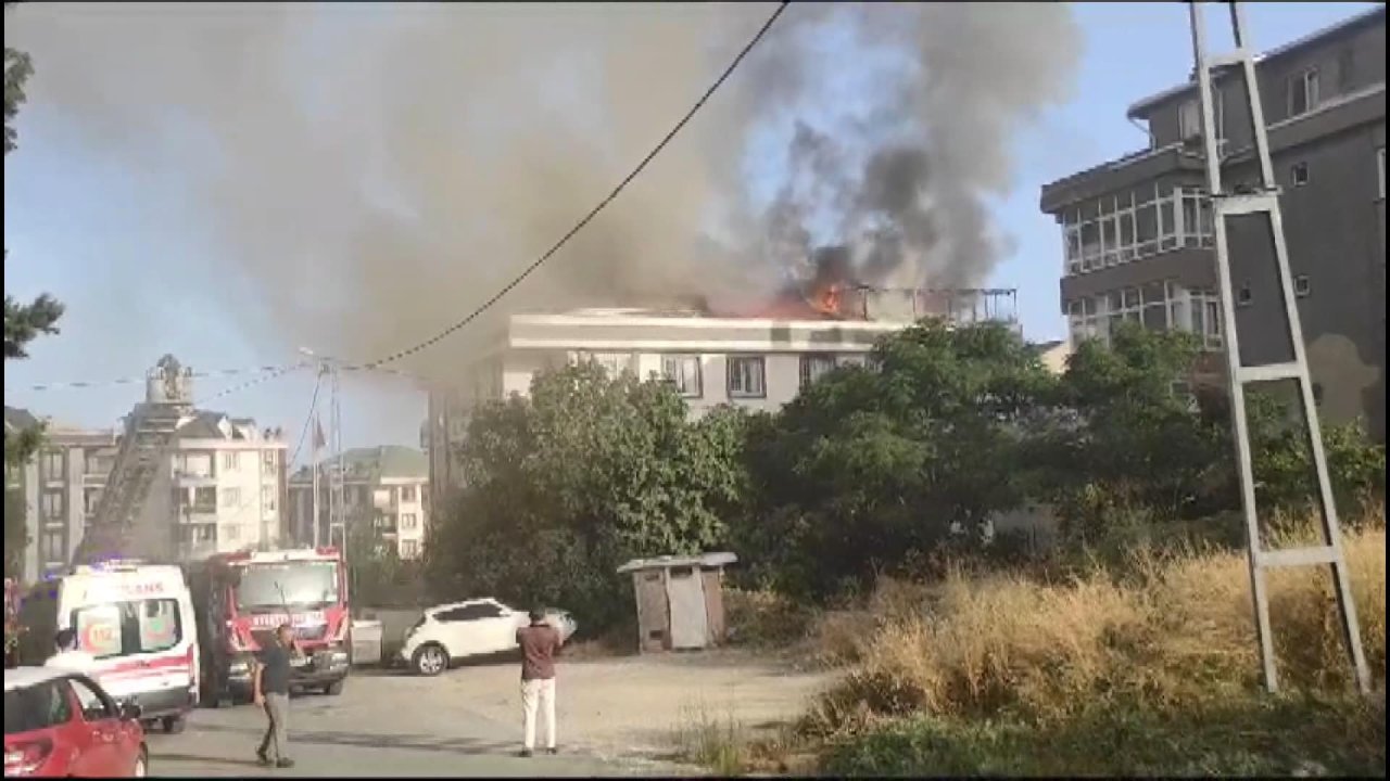 İstanbul'da yaşlı bakım evinde yangın paniği: 10 kişi dumandan etkilendi