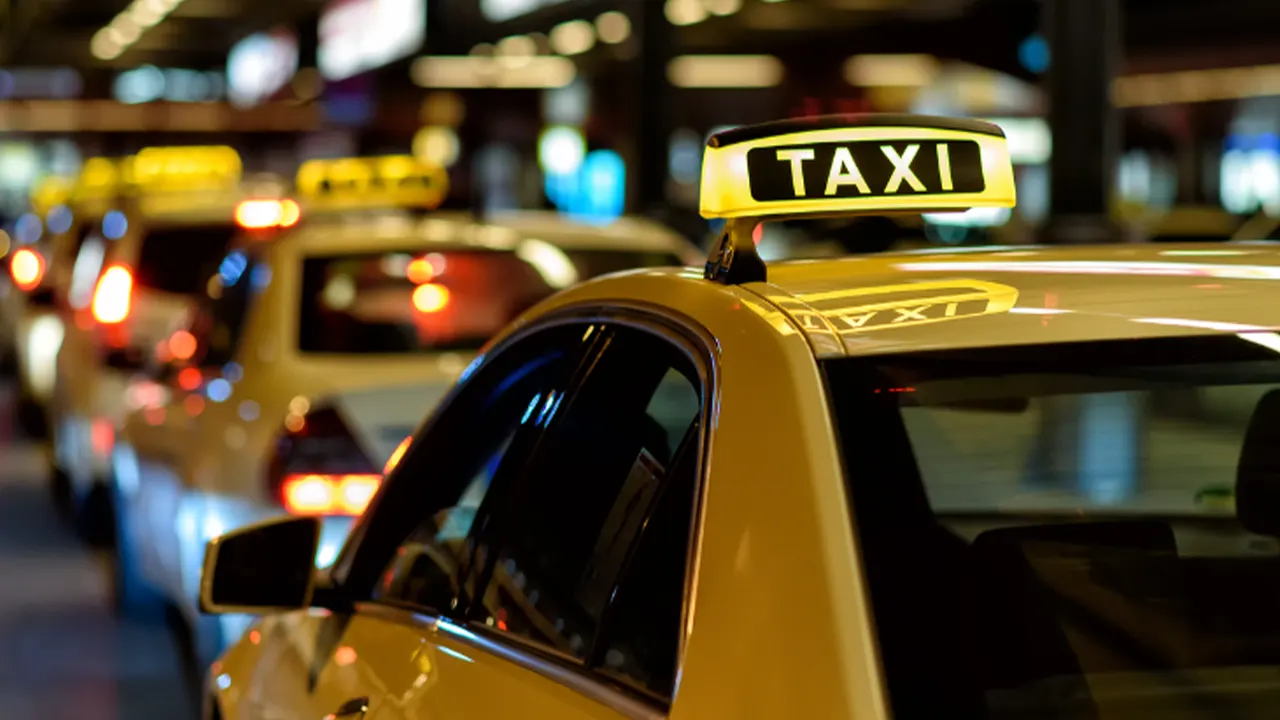 Gözler UKOME'de: Taksiciler zam derdinde vatandaşlar taksi bulamamaktan...