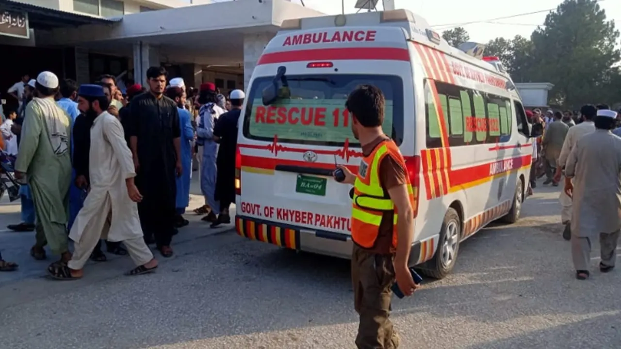 Pakistan’da mitingde patlama: 40 ölü, 150 yaralı