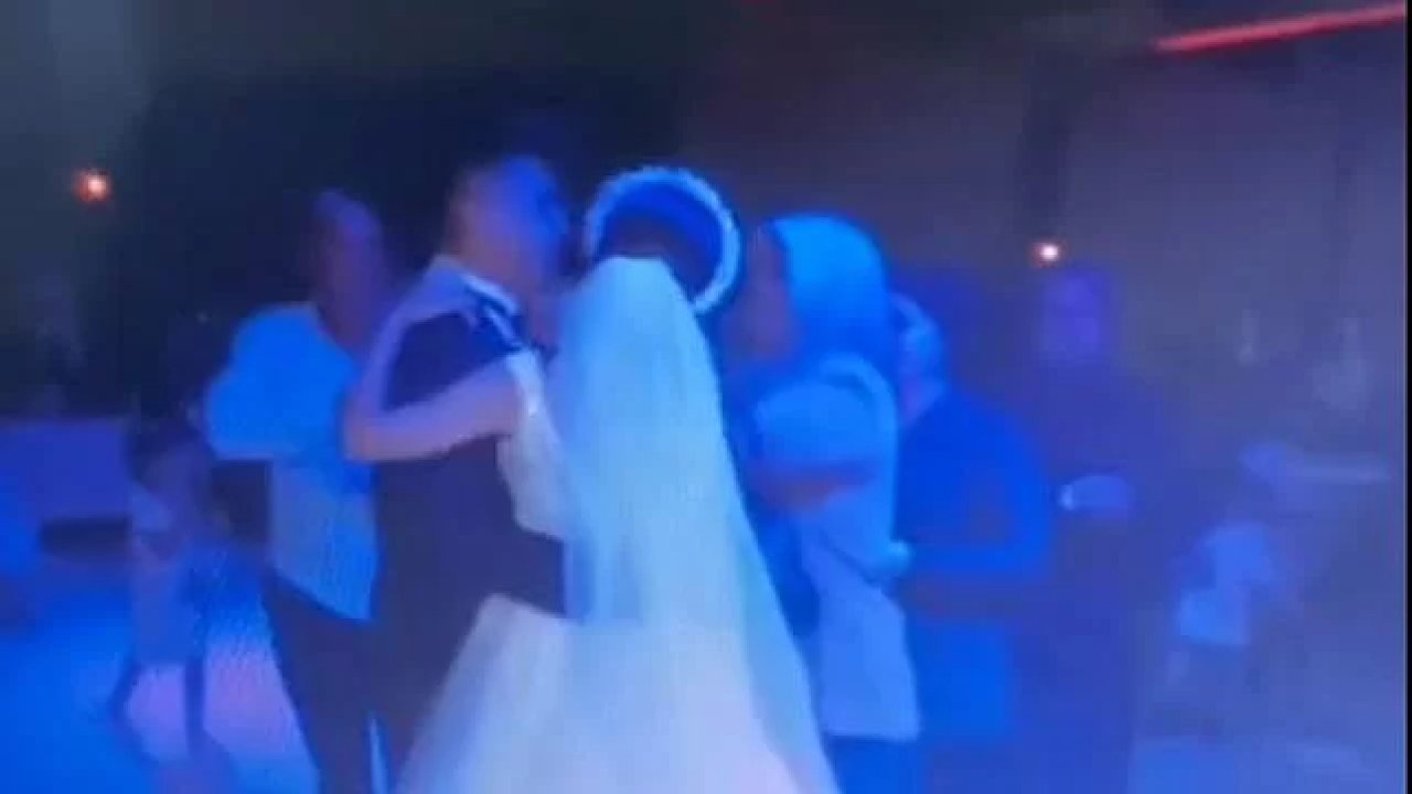 Düğün dansına akraba engeli