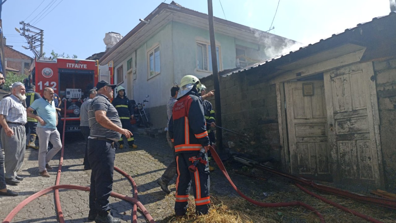 Panik anları: Bir evin deposunda yangın