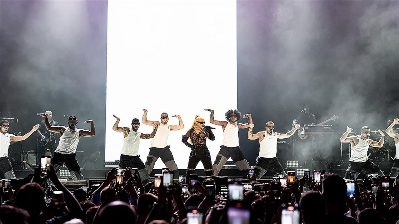 Christina Aguilera, Türkiye'de ilk konserini verdi