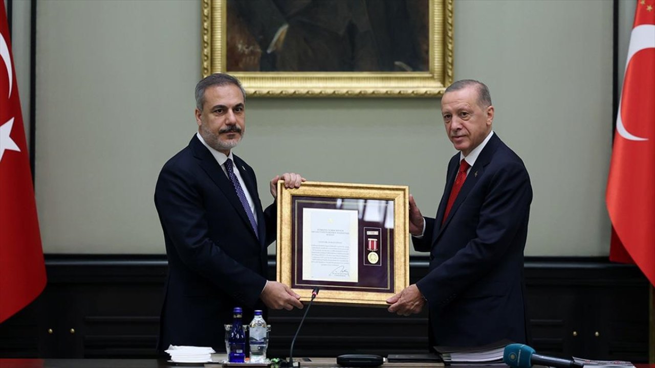 Erdoğan'dan Fidan'a Üstün Hizmet Madalyası
