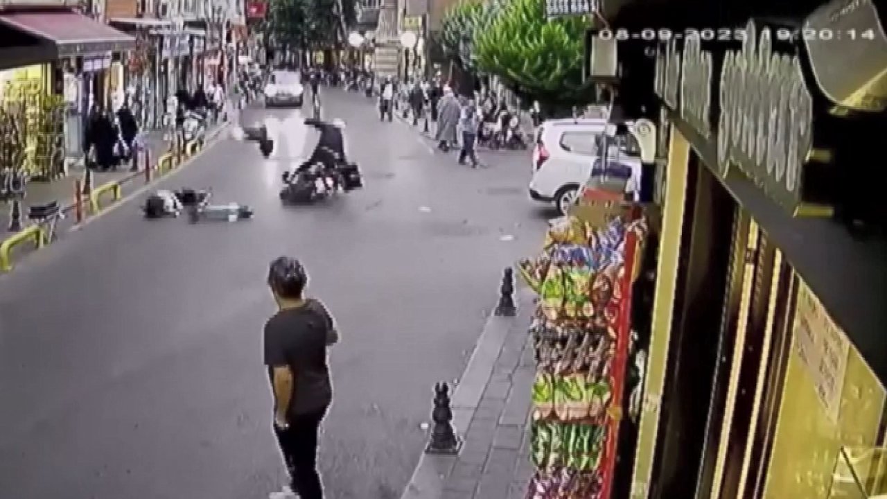 Motosikletle scooter çarpıştı: Genç kız havaya uçtu