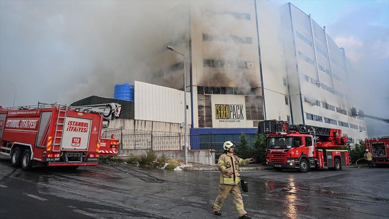 İstanbul'da cam üretim tesisinde yangın
