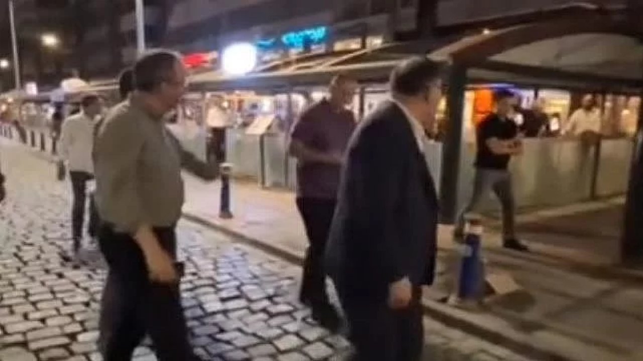 AK Partili Muharrem Kasapoğlu, İzmir'de alkollü bir mekanda eğlenenlere eşlik etti!