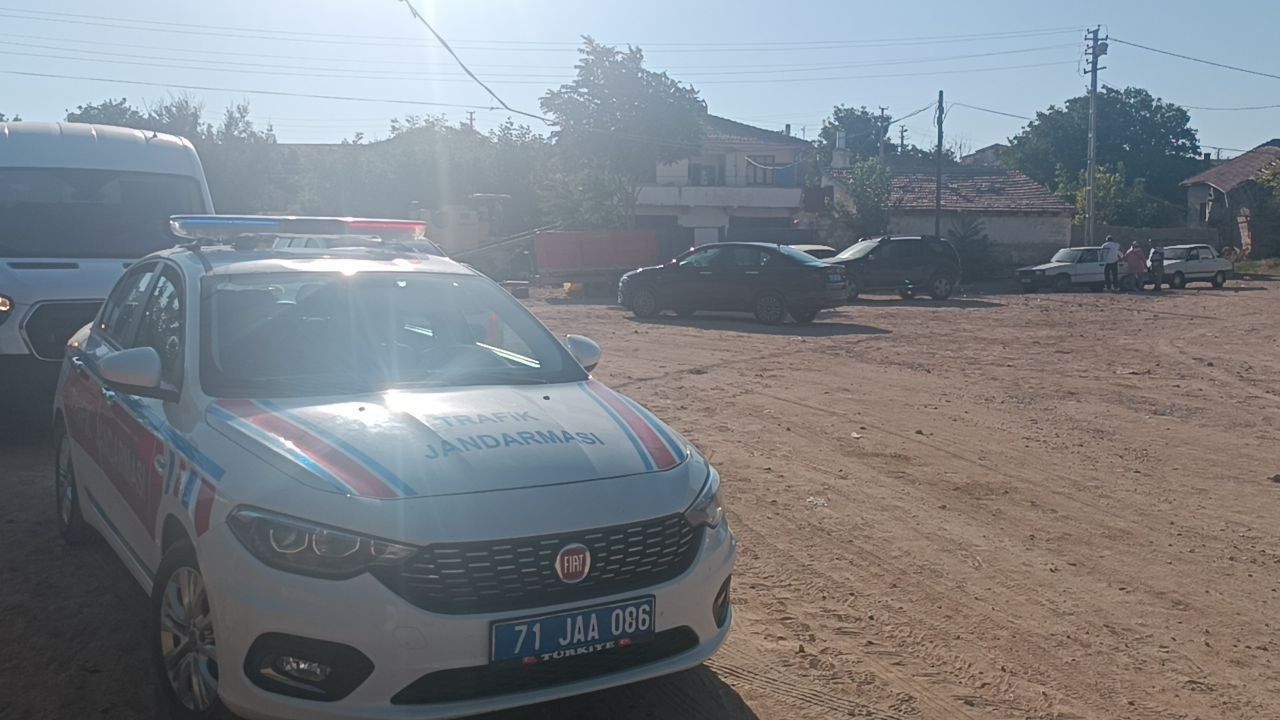 Cenazede başlayan silahlı kavga köy meydanında son buldu: 4 yaralı
