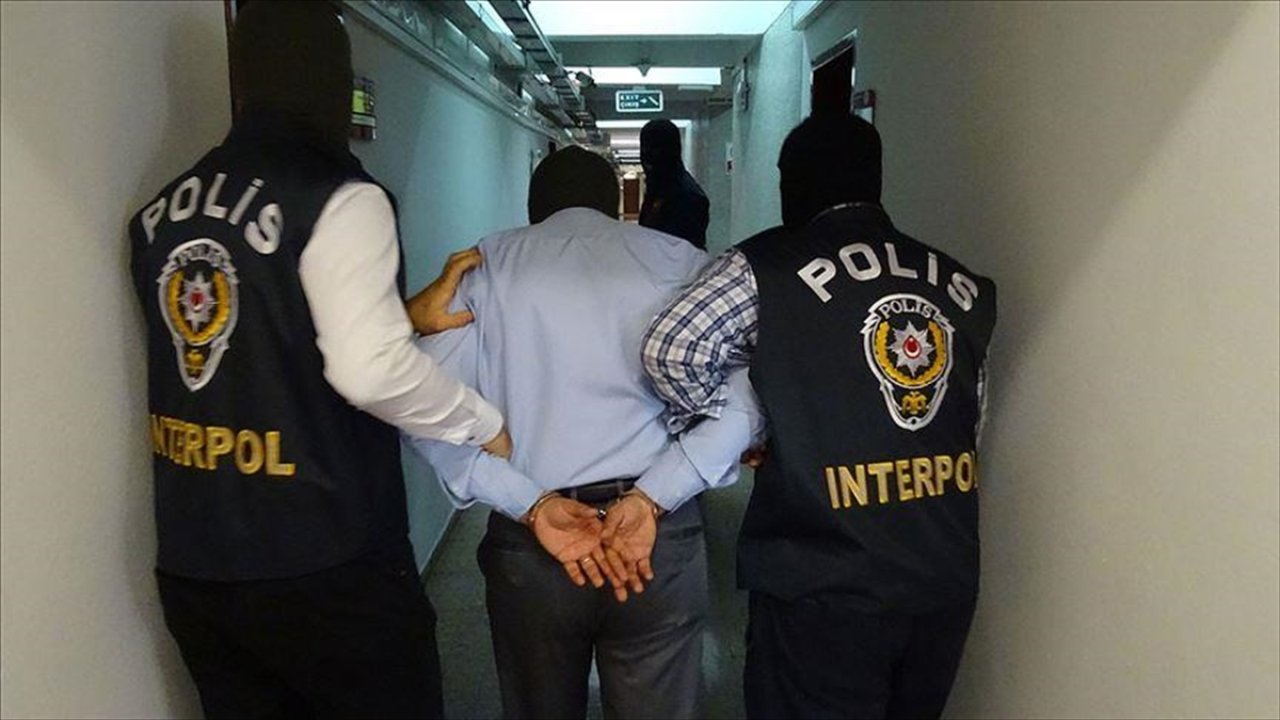 Son 2 ayda farklı ülkelerde yakalanan 23 firari Türkiye'ye iade edildi