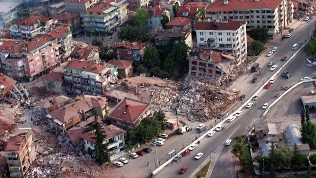 Deprem uzmanından 4 farklı senaryo: Marmara depremi İstanbul'u nasıl etkiler?