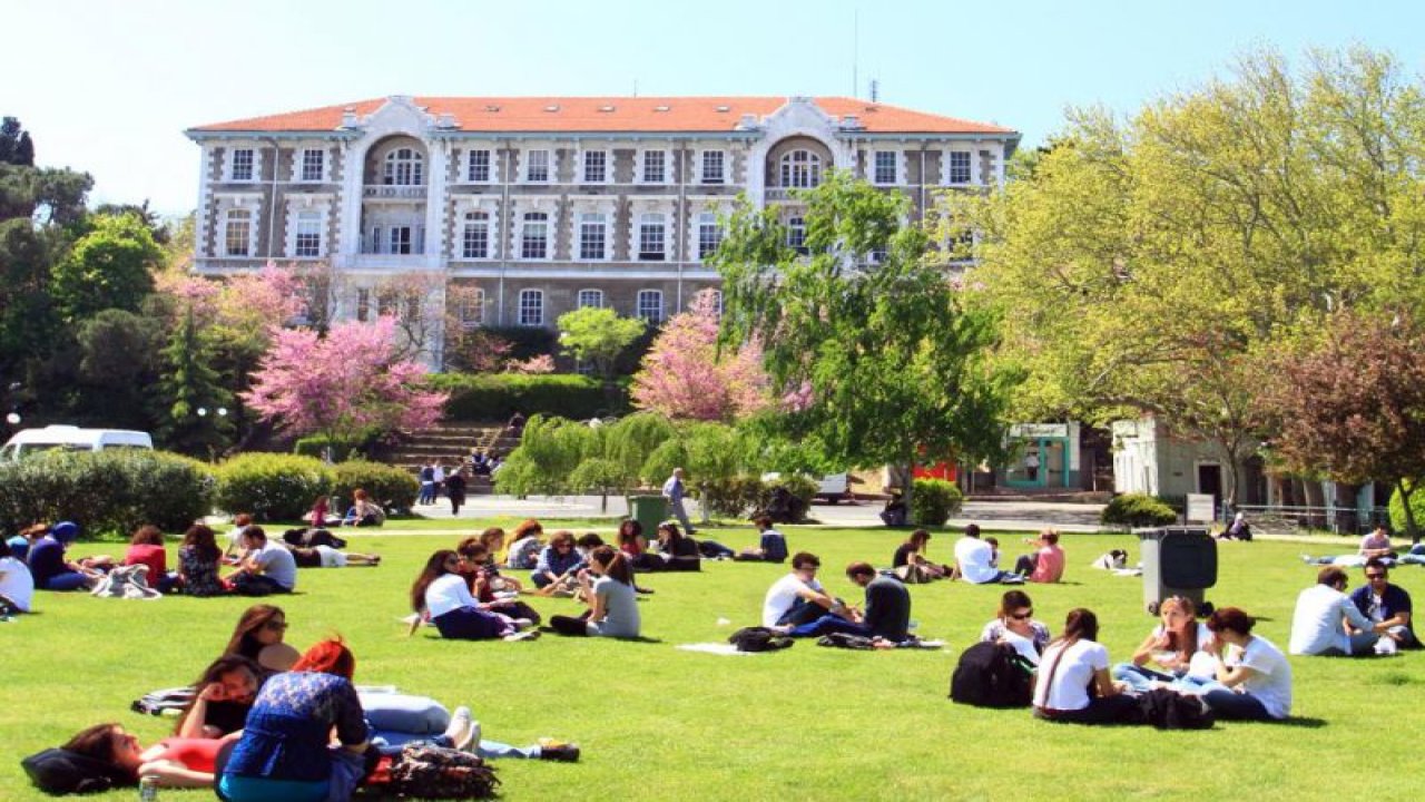 İstanbul'da bulunan en köklü üniversiteler