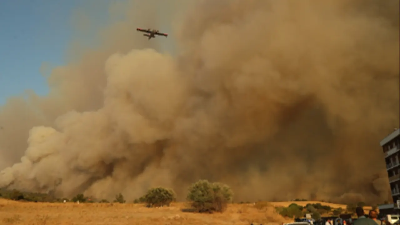 Orman yangını büyüyor: 9 köy tahliye edildi