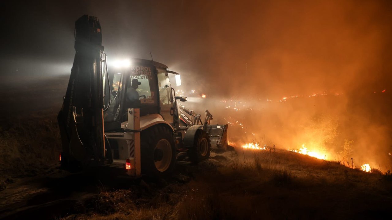 Çanakkale'deki orman yangınına müdahale gece boyu sürdü