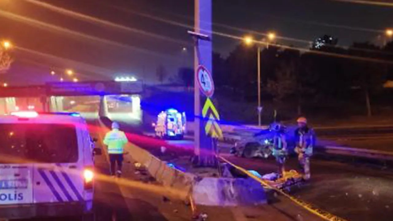 Ankara'da otomobil refüje çarptı: 1 ölü, 1 yaralı