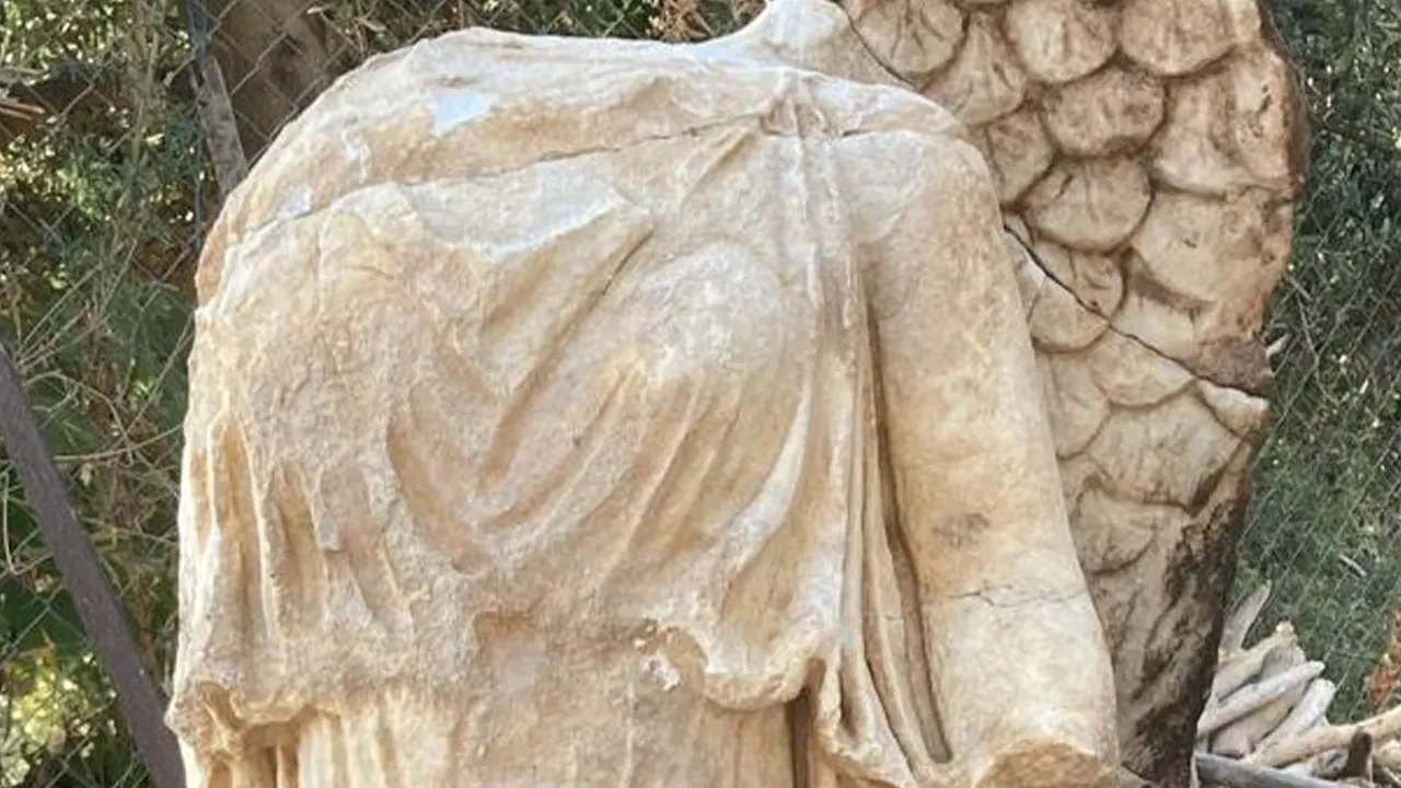 1800 yıllık Zafer Tanrıçası heykeli bulundu