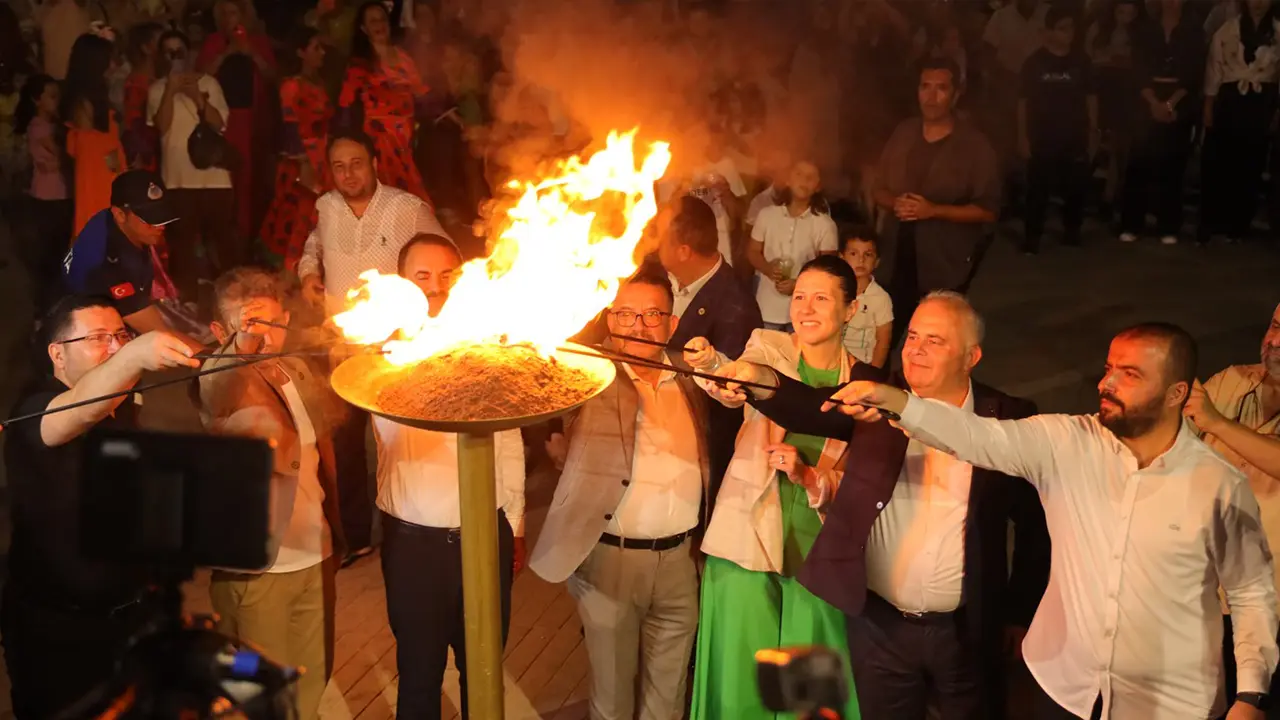 Çatalca'da Erguvan Festivali başladı