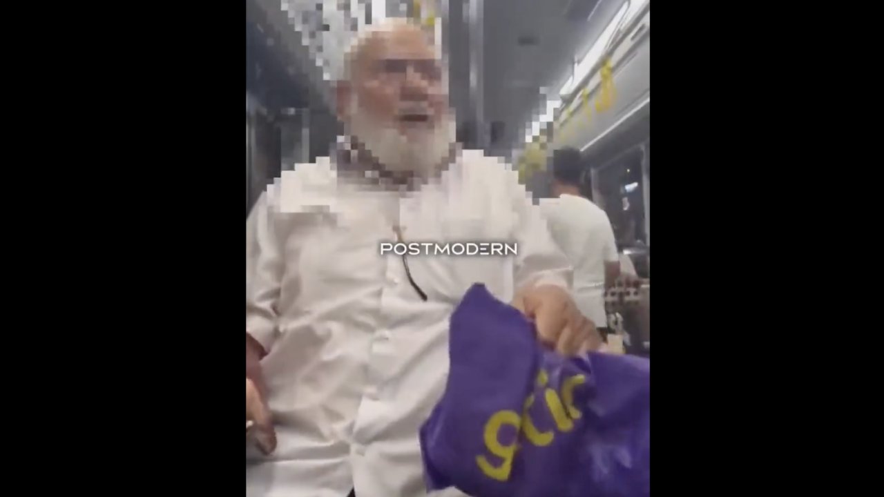 Metrobüste bir kadın giyimi yüzünden yaşlı bir adamın sözlü tacizine uğradı!