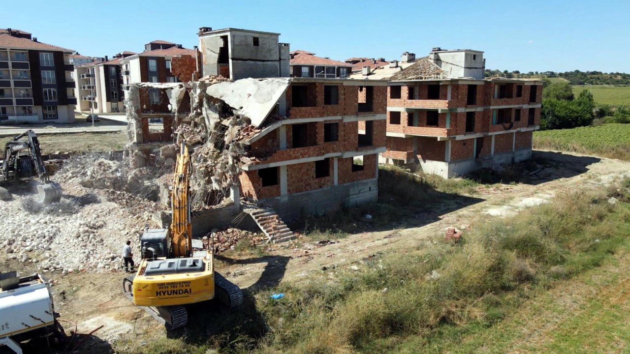 'Uygunluk' raporu verilen beton 'kullanılamaz' çıktı: Binalar yıkıldı
