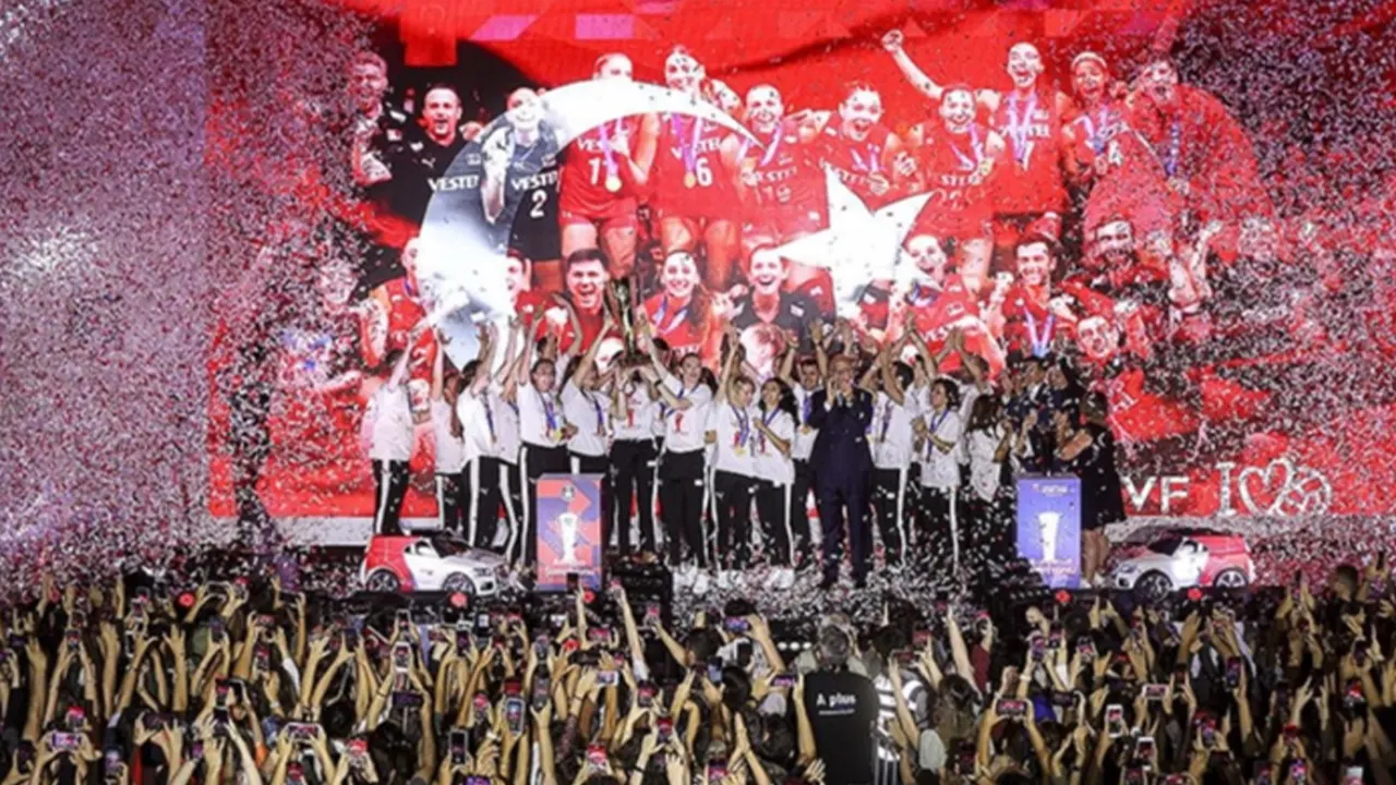 'Filenin Sultanları' Avrupa şampiyonluğunu binlerce kişiyle kutladı