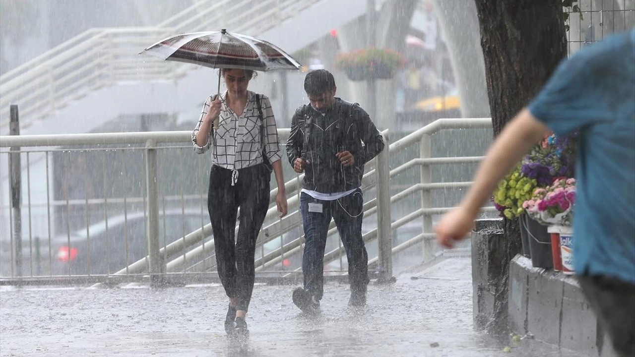 İstanbul’da yağmur devam edecek mi? AKOM açıkladı… İstanbul 2-8 Ekim 2023 hava durumu