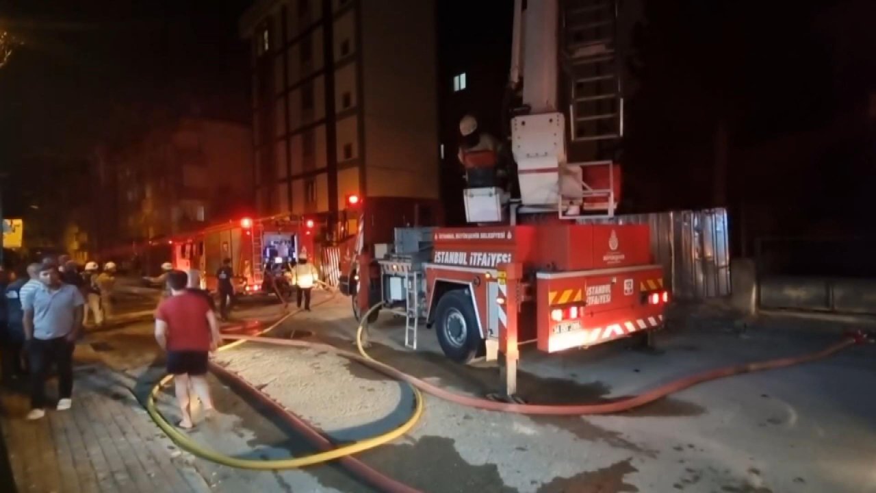 4 katlı binanın terası alev alev yandı