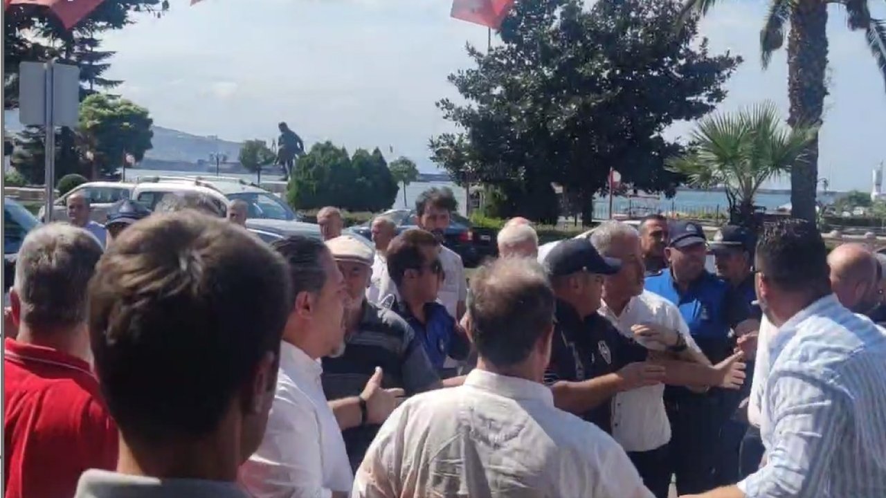 Toplantıdaki gerginlik dışarıya taştı: CHP’li ve MHP’li üyeler arasında yumruklu kavga