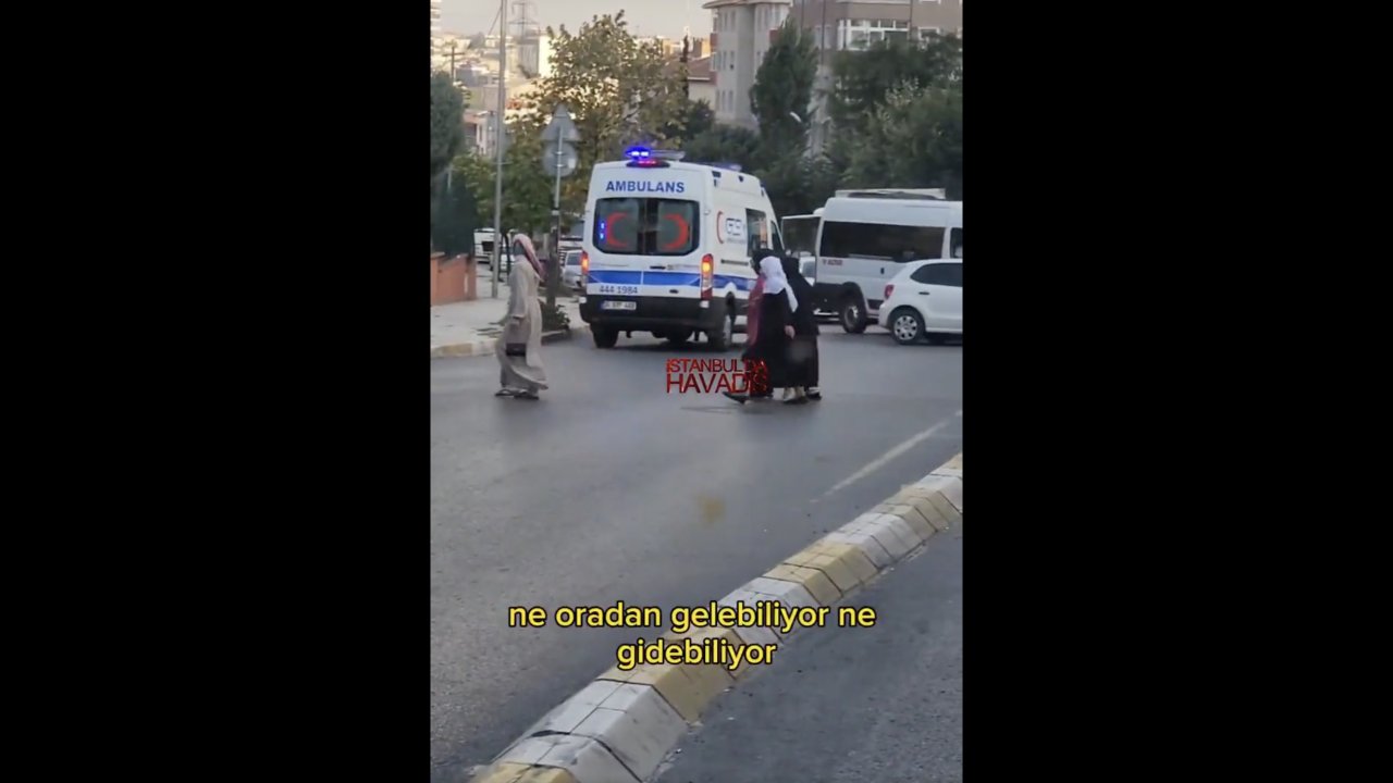 Mavi şeritli ambulans trafik sıkışıklığına neden oldu!