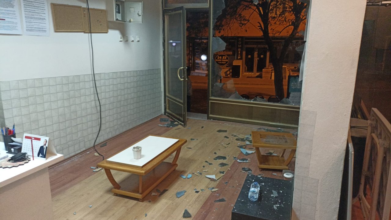 CHP temsilciğine saldırı: 'Kılıçdaroğlu bizi kandırdı'