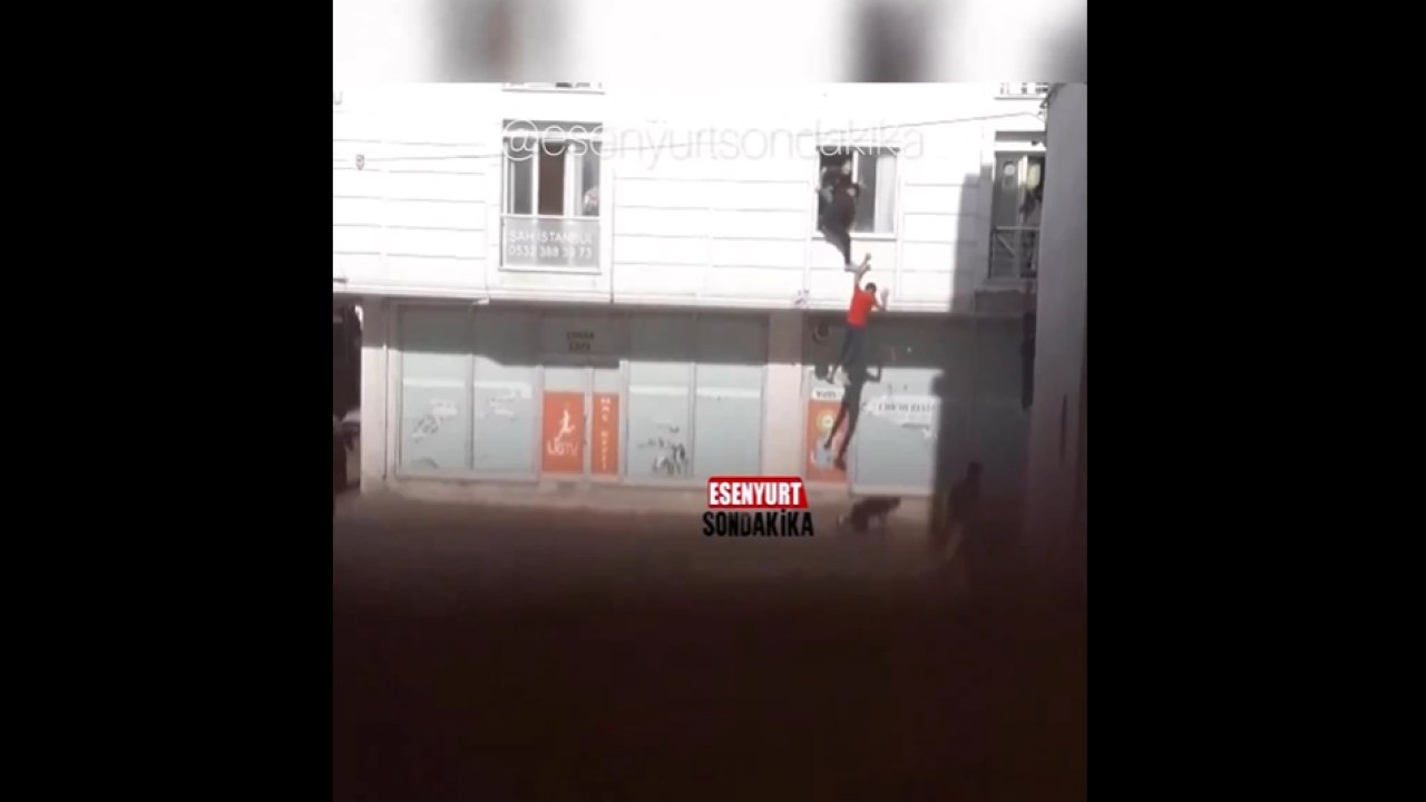Polis baskınından kaçan göçmenler camlardan atladı!