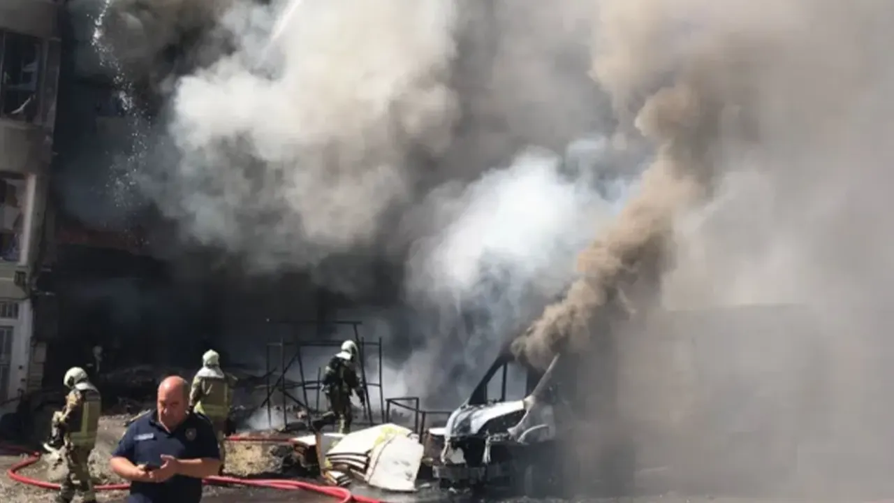 Sünger fabrikasında yangın: 2 kişi hayatını kaybetti